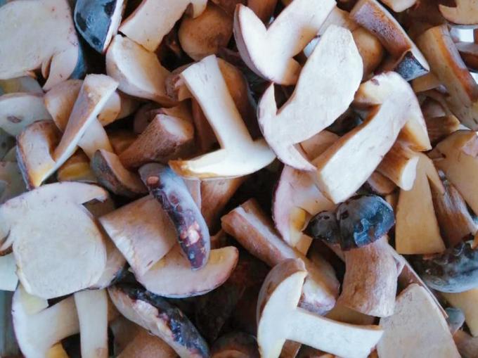 হিমায়িত মাশরুম IQF BOLETUS EDULIS গ্রেড A 24 মাস শেল্ফ জীবন ISO HACCP BRC KOSHER HALAL সার্টিফাইড 10 টন MOQ 1